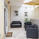 Διαμέρισμα Retreat Residences 3 By Lovelystay *