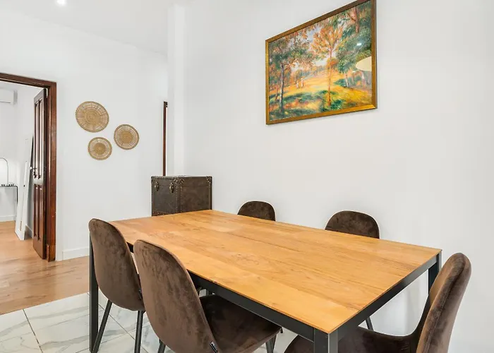 Retreat Residences 3 By Lovelystay Διαμέρισμα *